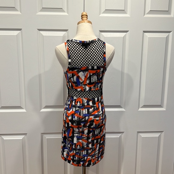 Graffiti print bodycon dress - Picture 4 of 9